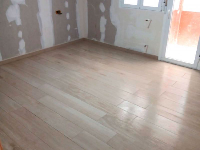 Salón de vivienda en proceso de reforma
