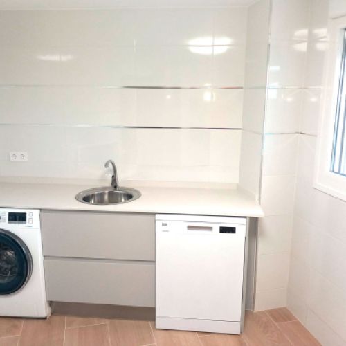 Vista completa de cocina reformada